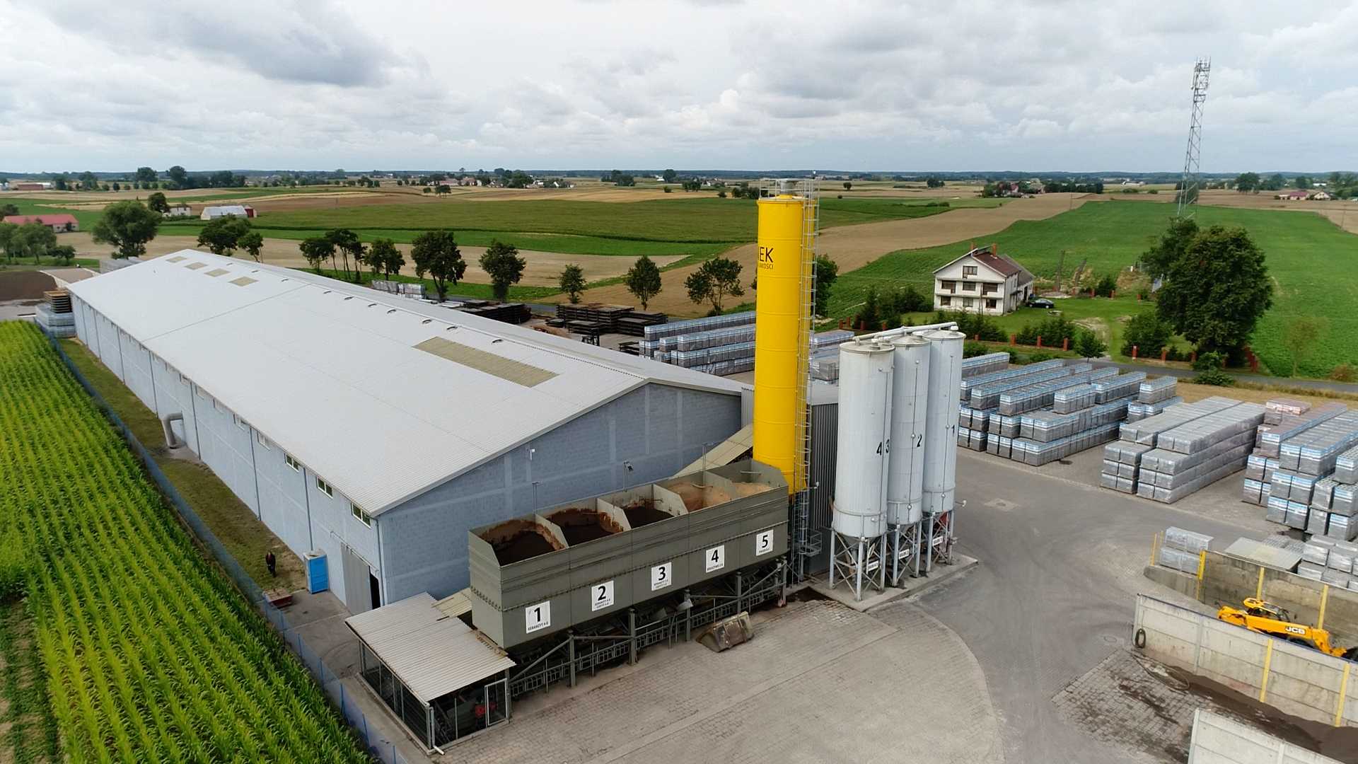 Czamaninek - producent materiałów budowlanych z naturalnego keramzytu